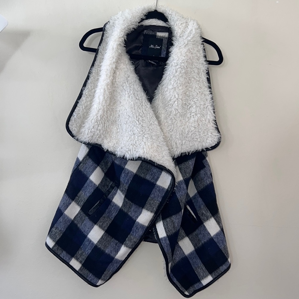 Me Jane - Black/blue/white faux fur vest - L - Good condition
